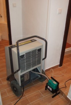 zapojené čerpadlo Willo drain lift při provozu